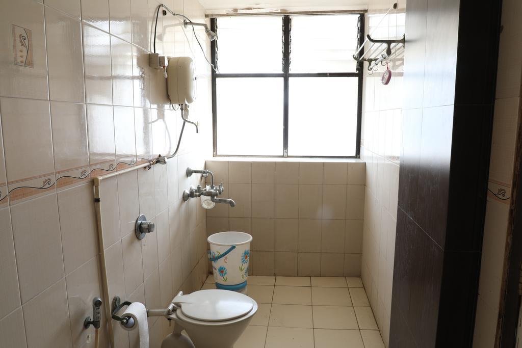 Hotel Jawahar Ulhāsnagar Buitenkant foto